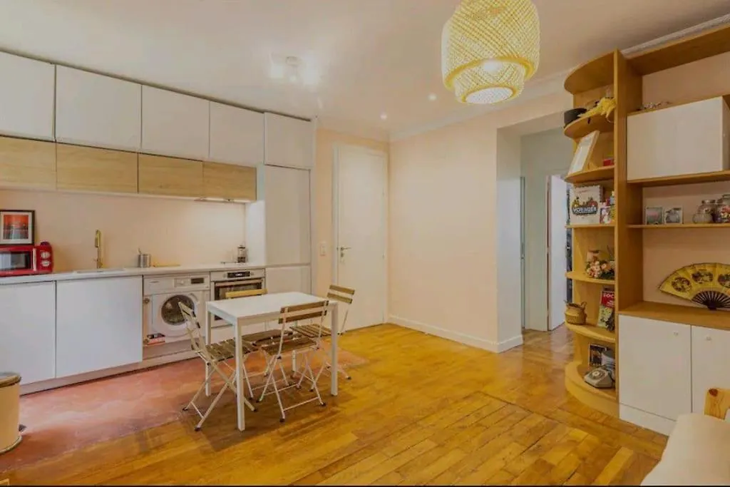 Apartment 40Sq Meters Appartment In Buttes Chaumomt Paris France